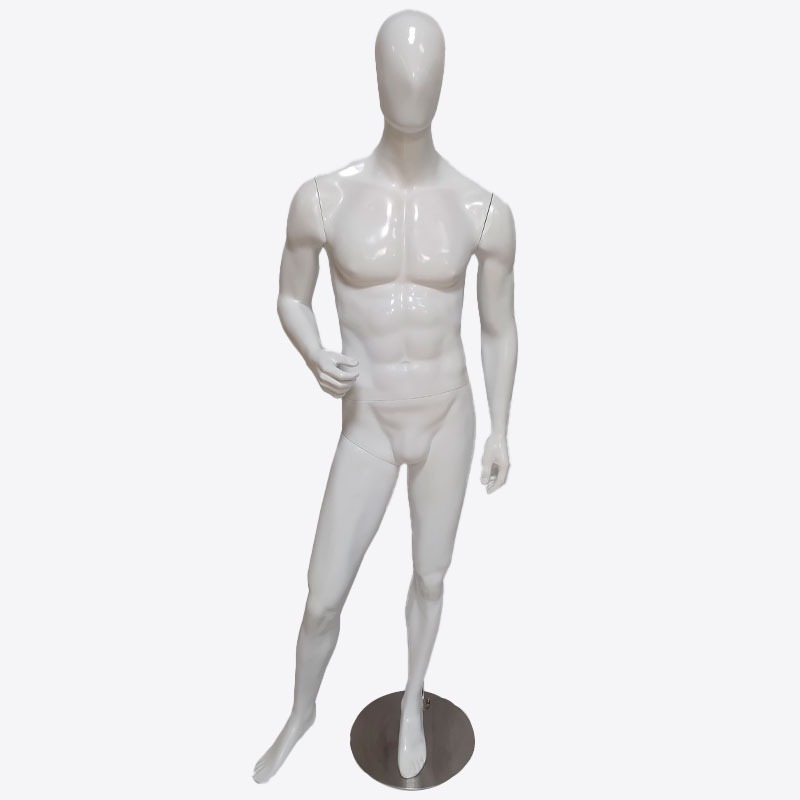 Maniquí hombre sin rostro
