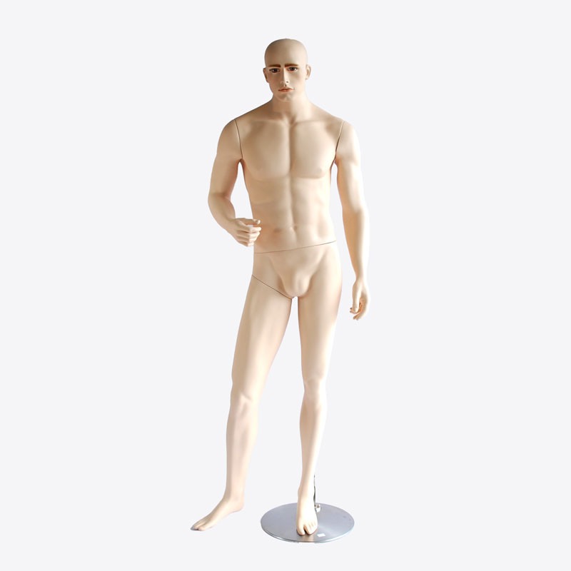 maniquí hombre realista en fibra de vidrio y base en acero